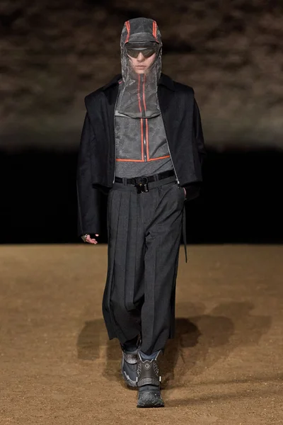 Look 49